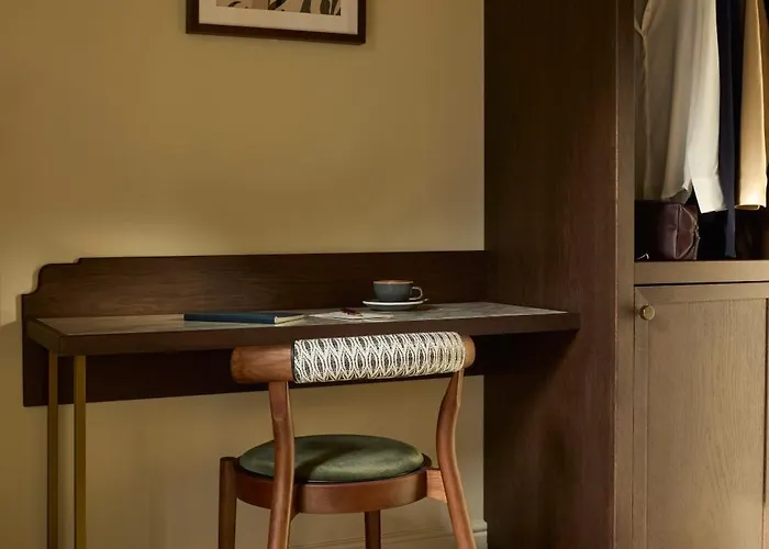 The Hoxton, מלון